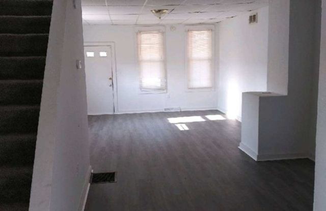 363 Pattison Street Gallery 4