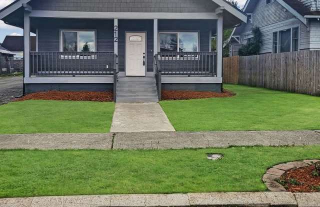 Updated 4bedroom, 1.75 bath home on S. 43rd in Tacoma - 212 South 43rd Street, Tacoma, WA 98418