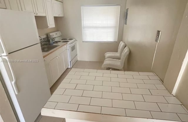 420 SW 1st St - 420 Southwest 1st Street, Dania Beach, FL 33004