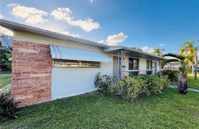 1050 SW 2nd Ave photos photos