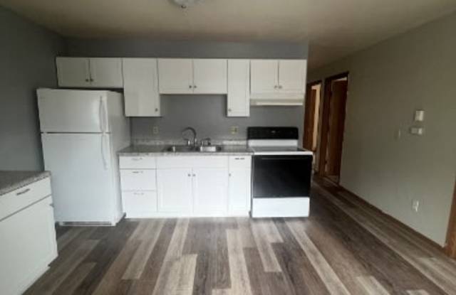 815 Woodland Ave - 3 photos photos