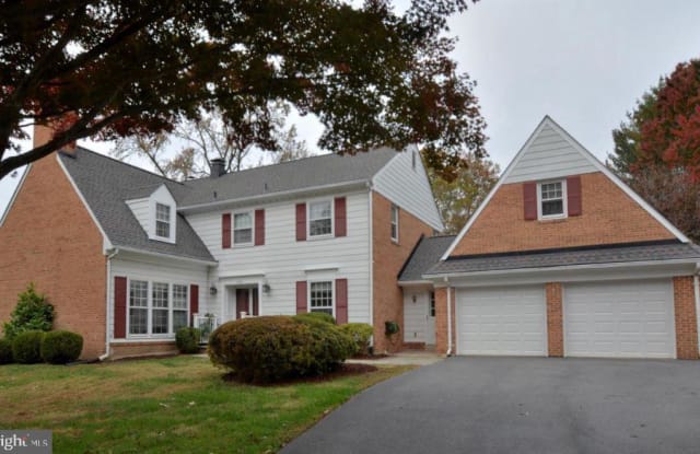 8221 W BUCKSPARK LANE W - 8221 Buckspark Ln W, Potomac, MD 20854