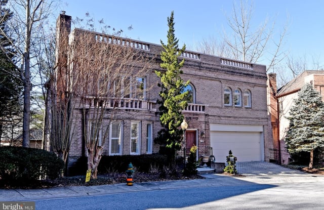 4602 FOXHALL CRESCENT NW - 4602 Foxhall Crescent, Washington, DC 20007