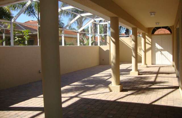 PRICE REDUCTION 09.24.26. 2 Bedroom/Office Courtyard Home in Bell Tower Park! Gallery 3