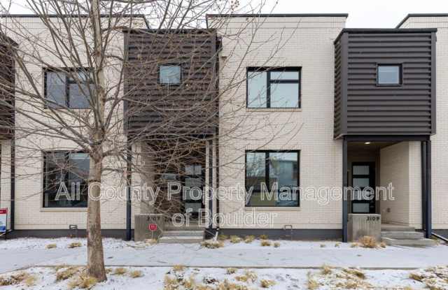 3107 Bluff St photos photos