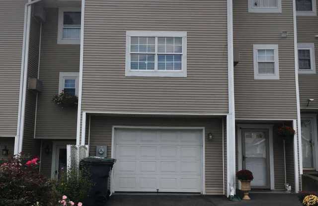 23 Brookside Drive W photos photos