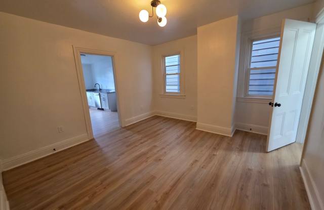 Newly Updated 3 bedroom 1 bathroom Apartment for Rent! Gallery 4