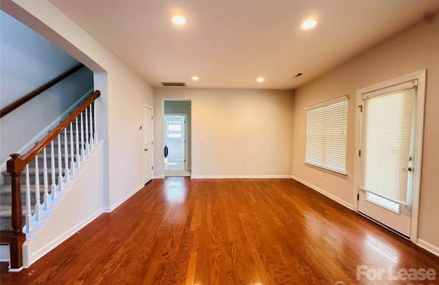 10326 Newbridge Road Gallery 3