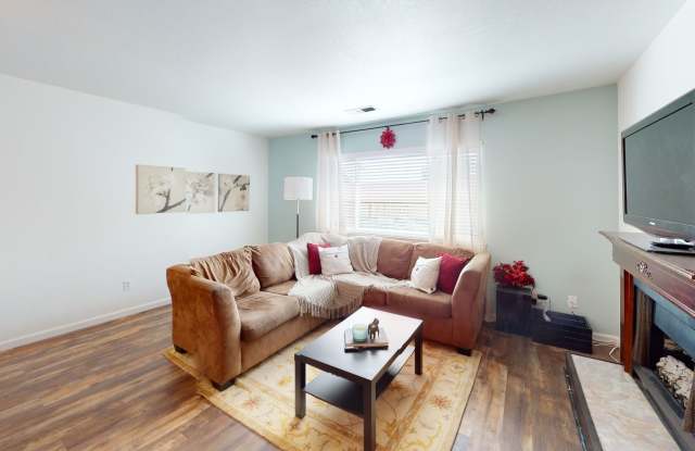 *DEPOSIT PENDING* 2 Bedroom, 2 Bathroom Townhome in Oceano - 1633 Front Street, Oceano, CA 93445