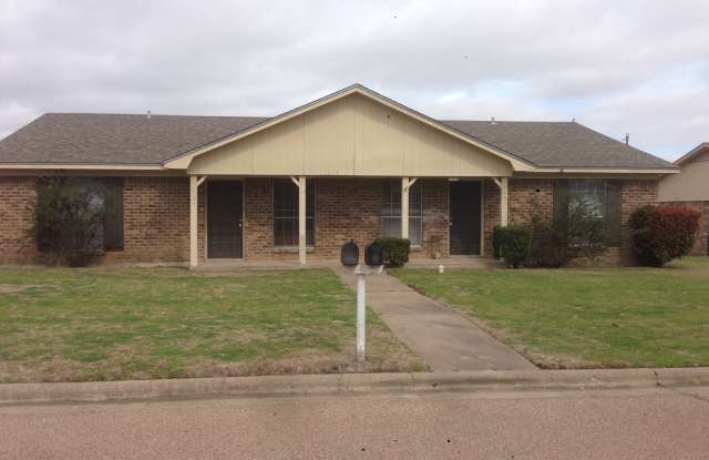 211 Zuni Dr photos photos