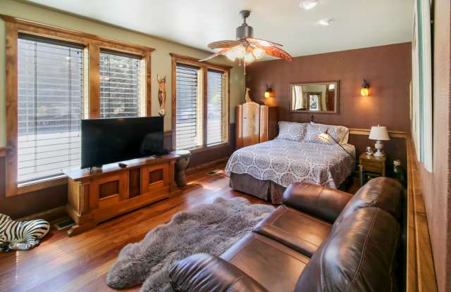 Safari Suite: Cozy, Downtown Jacksonville, First Floor $300 Utility Fee Gallery 4