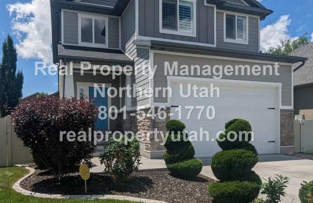 Gorgeous 3 Bed 2.5 Bath Coming Soon! - 710 South 700 East, Layton, UT 84041