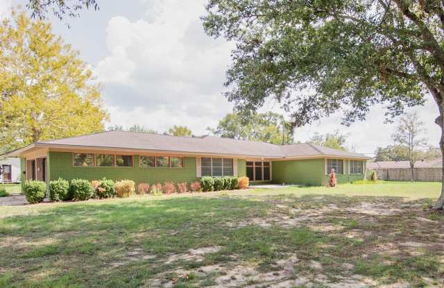 515 Watts Rd - 515 Watts Road, Silsbee, TX 77656
