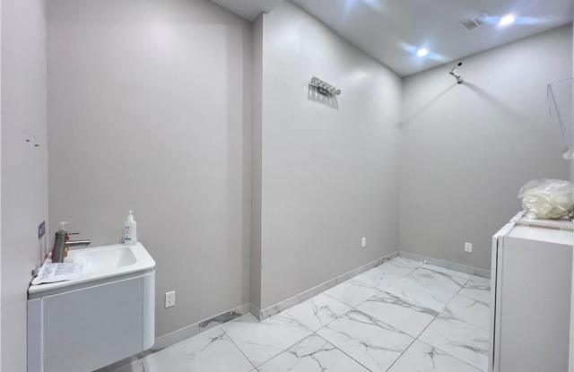 7015 3rd Avenue Gallery 4
