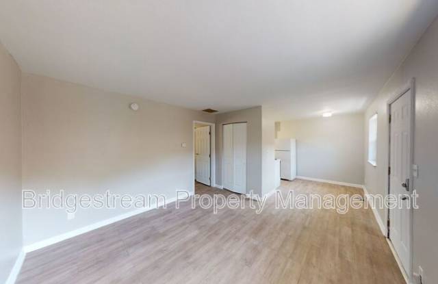 2605 Revere Avenue photos photos