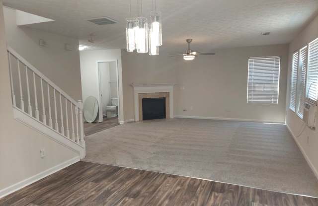 Spacious Home in Swim/Tennis Community minutes from I-20! Gallery 4