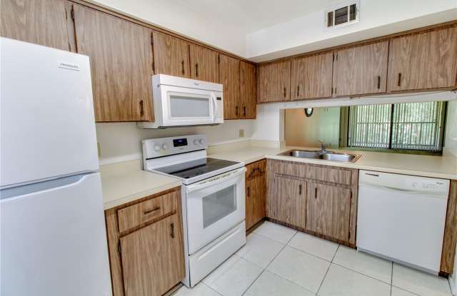 3293 WESTRIDGE BOULEVARD Gallery 3