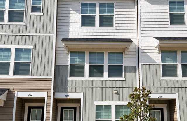 3-Bedroom, 3.5 Bath Townhome for Rent in Mooresville, NC | Attached Garage & Modern Kitchen photos photos