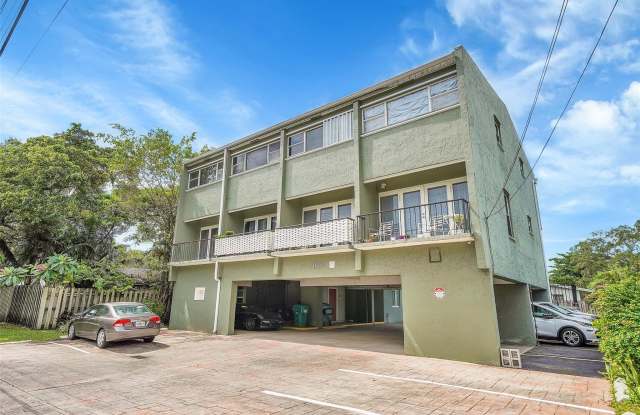 1005 SW 15th Avenue unit: 10 photos photos