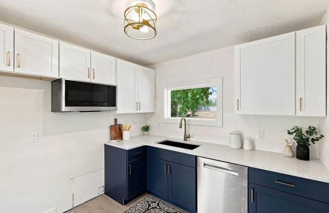 Newly Remodeled 4 bedroom, 2 bathroom home in Spokane Valley Available Now! Gallery 4