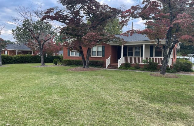 1112 Friendly Rd - 1112 Friendly Road, Dunn, NC 28334