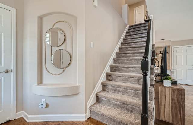11806 Zenobia Loop Gallery 4