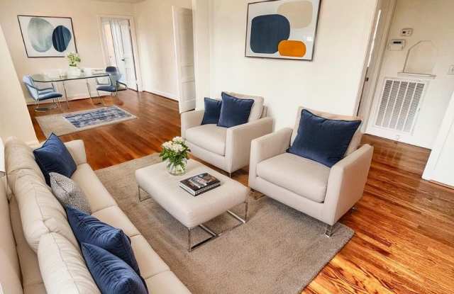 Madison Stunner! 3 Bed 2 Bath House W/ Fenced Back Yard photos photos