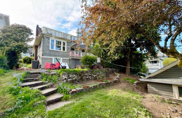 4BR/2BA Near UW with Washer & Dryer photos photos