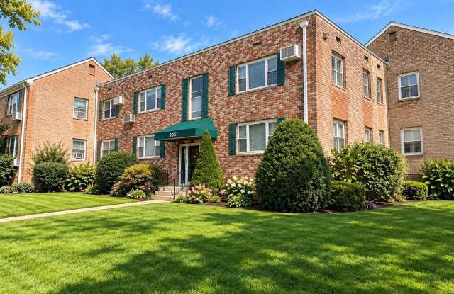 1051 Fenwood Gallery 1