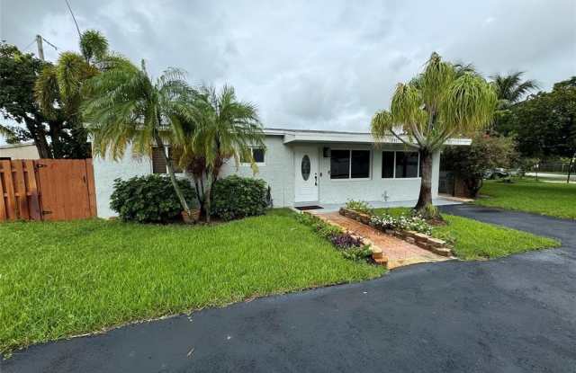 2417 NE 15th Ave photos photos