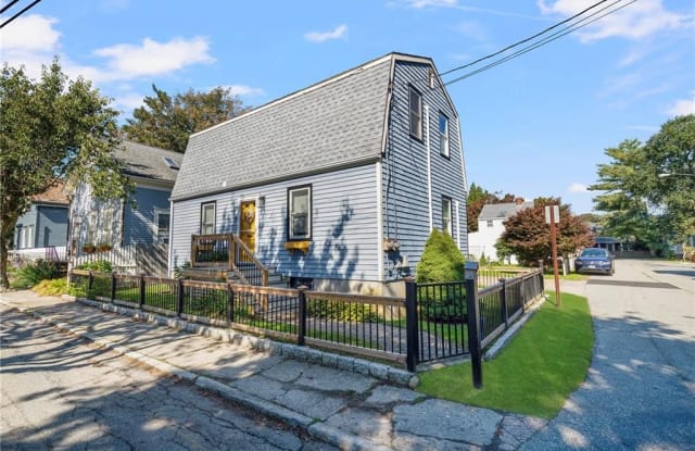 9 Cherry Street - 9 Cherry Street, Newport, RI 02840