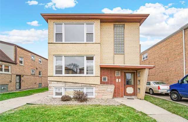 7900 South Whipple Street - 2 photos photos