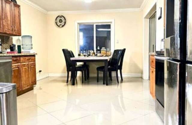 6410 KIMBERLY Boulevard, North Lauderdale, FL 33068 Gallery 3