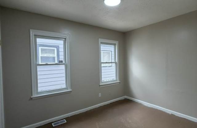 22844 Sharrow Avenue Gallery 4