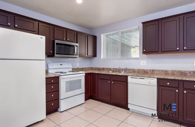 5808 W Rosewood Ln - 5808 West Rosewood Lane, Phoenix, AZ 85031