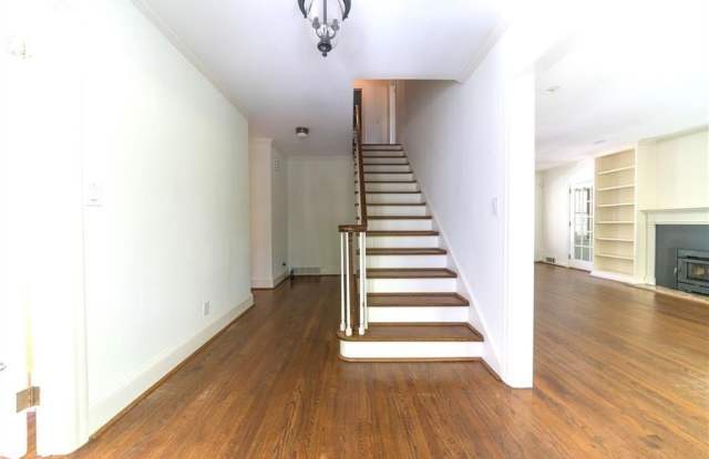 222 Camden Road NE Gallery 2