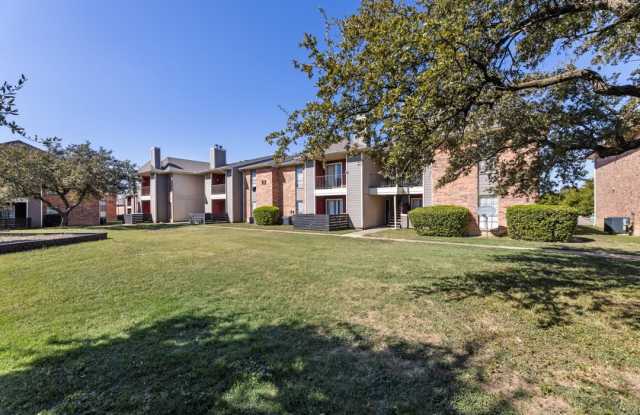 Regal Crossing Apartments Gallery 4