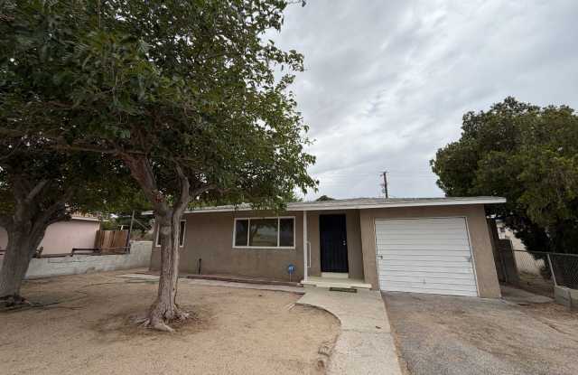 **MOVE IN SPECIAL - 1/2 OFF 1ST MONTH'S RENT OAC ( 650+ Credit Score) ON A 1 YEAR LEASE** 4 Bedroom 2 Bathroom House with Fenced Yard & 1 Car Garage Gallery 4