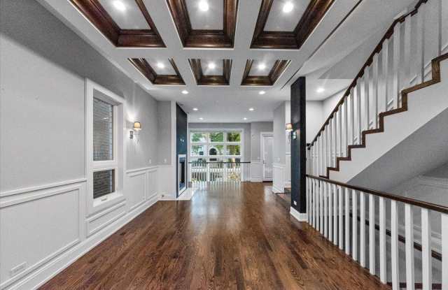 1838 W Erie St photos photos