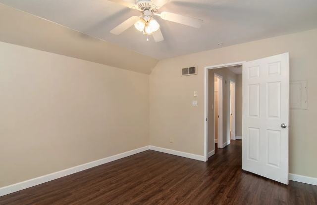 7405 Charmant Drive photos photos