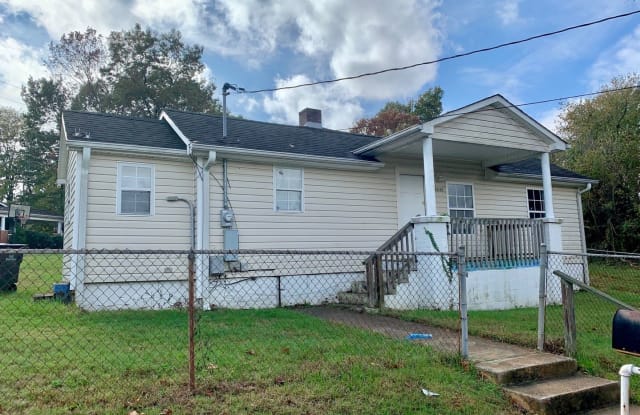 2248 Flag St - 2248 Flag Street Northeast, Winston-Salem, NC 27101