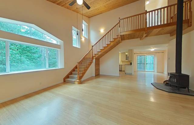 Huge 5 Bedroom Cabin-Style Home on 2+ Wooded Acres ~ Pet Friendly! photos photos