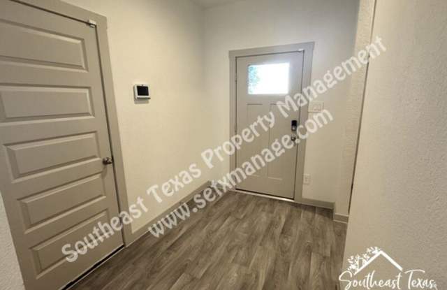 111 Lakeway Circle Gallery 3