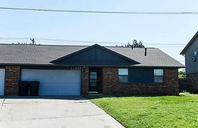 3 Bed | 2 Bath | 2 Car Garage - Duplex - UNDER $1000 per month - Putnam City Schools photos photos