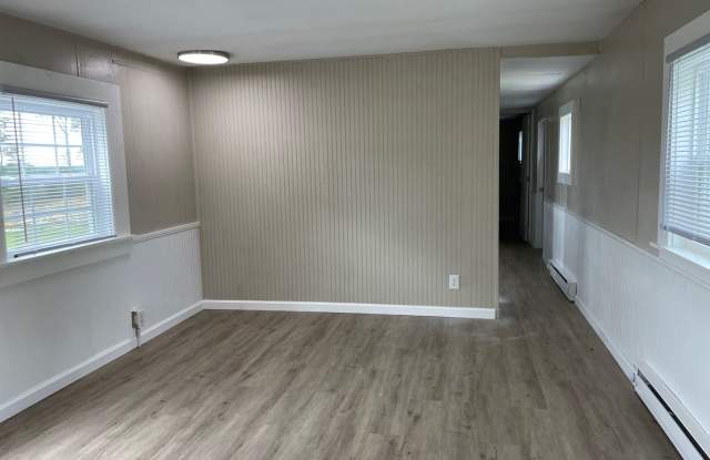 2 BED 1 BATH LOCATED IN EAGLE SPRINGS photos photos