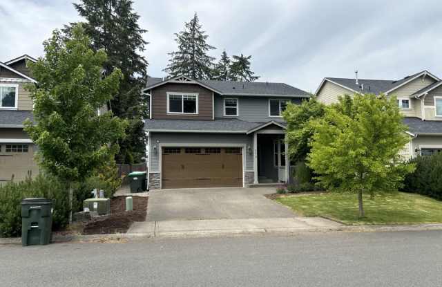 Stunning 4 Bed Yelm Home with Vaulted Ceilings & Modern Amenities! Gallery 3