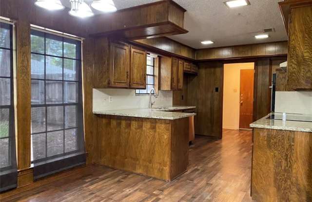 1526 Kingswood Drive Gallery 4