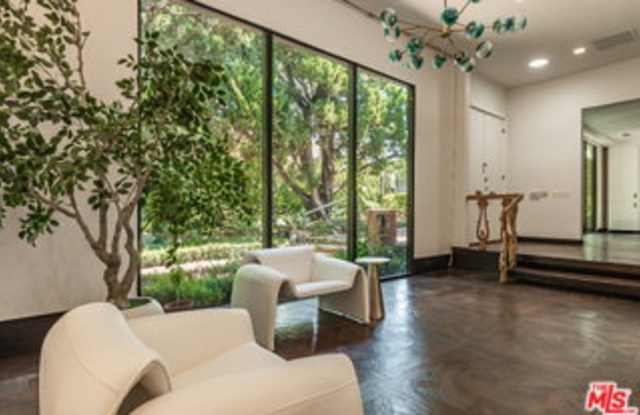 601 Lorna Lane Gallery 4