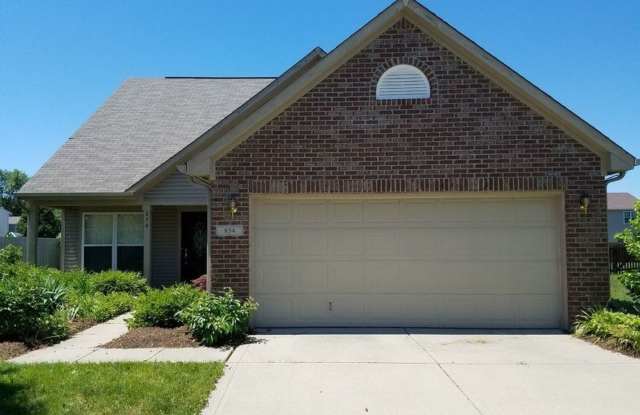 Wonderful 3 BR Home in a Popular Avon Community! Gallery 1