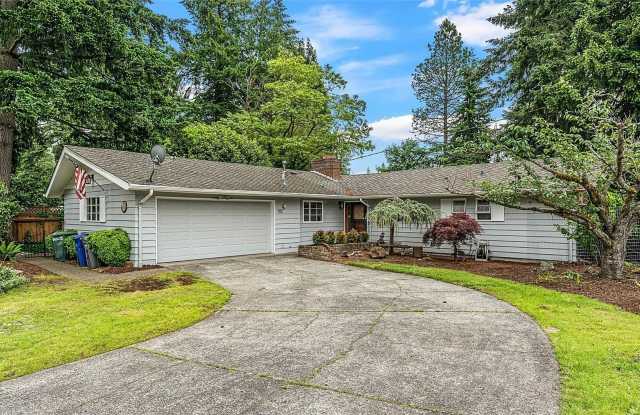 Midcentury 3bd in Bellevue Gallery 3